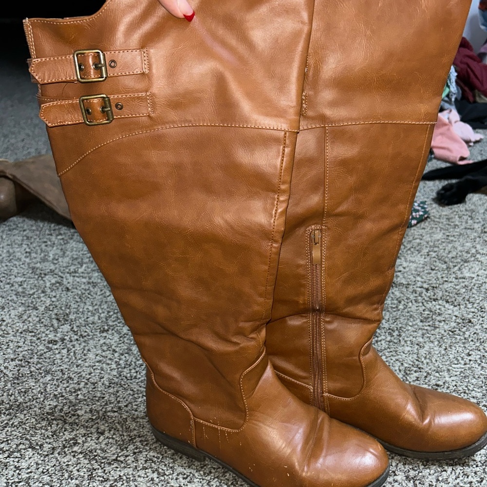 Women's Tan Knee-High Boots